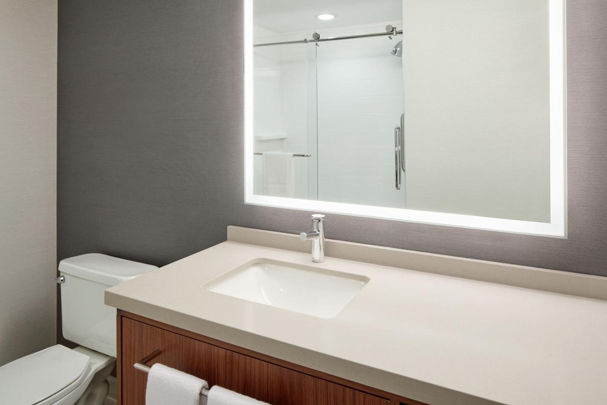 Courtyard By Marriott Mississauga-Airport Corporate Centre West Hotel Ngoại thất bức ảnh